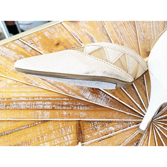 Used Marc Fisher Cream Suede Kitten Heel Pumps in Size 10 - Picture 8 of 9